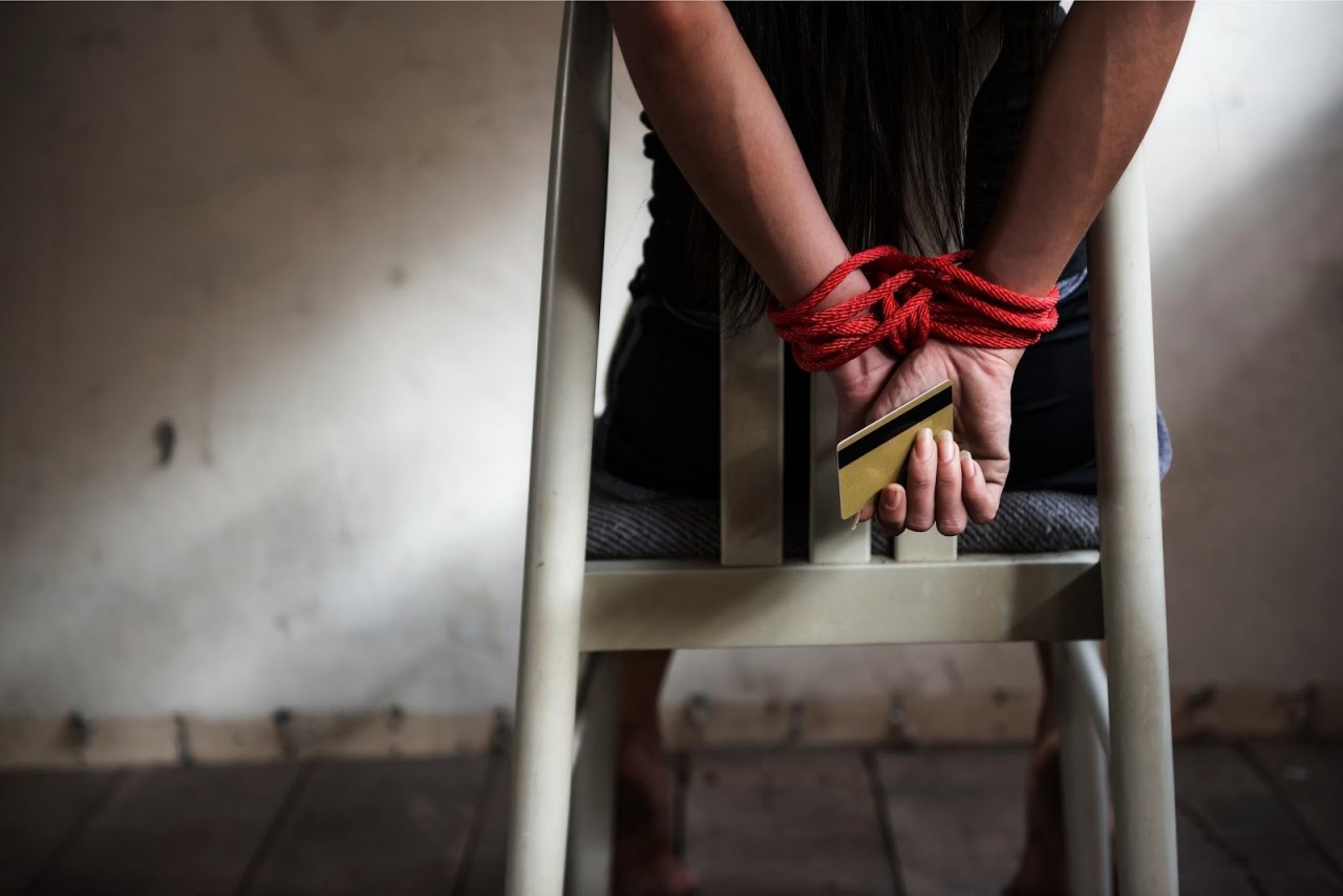 Você sabe o que é “violência patrimonial” contra a mulher?